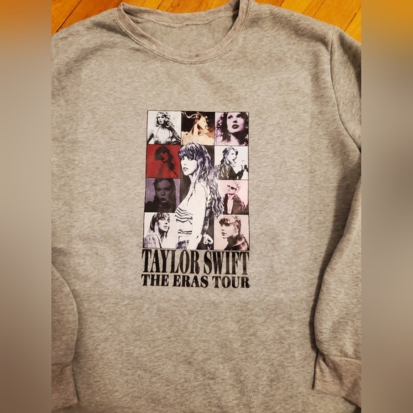 NWOT Taylor Swift The Eras Tour light heathered grey crewneck. Print. Size M. - Picture 2 of 8
